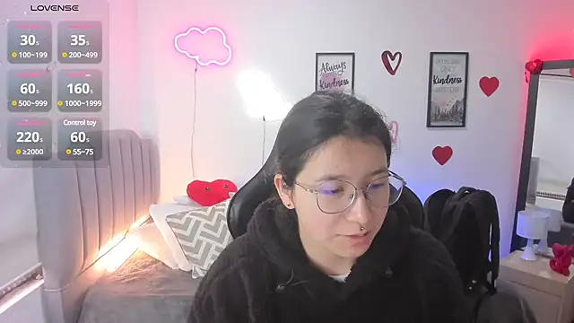 Amy joones online show from February 21, 4:37 pm