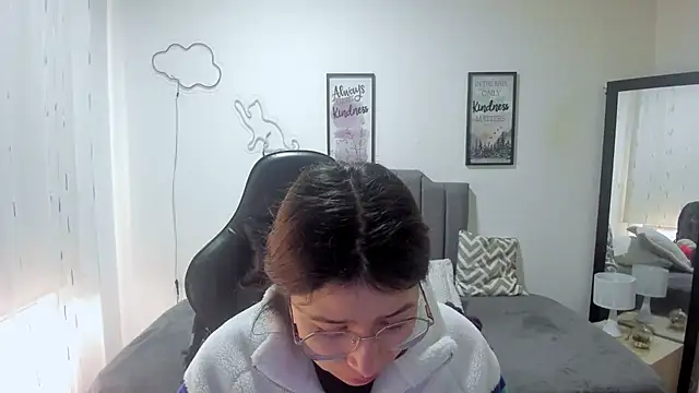 Amy joones online show from September 20, 1:56 pm