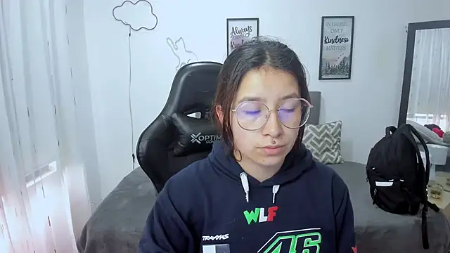 Amy joones online show from October 3, 12:13 pm