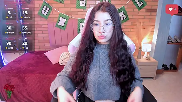 Snapshot of Amy_joones chatting on June 24, 11:42 am Amy joones online show from June 24, 11:42 am