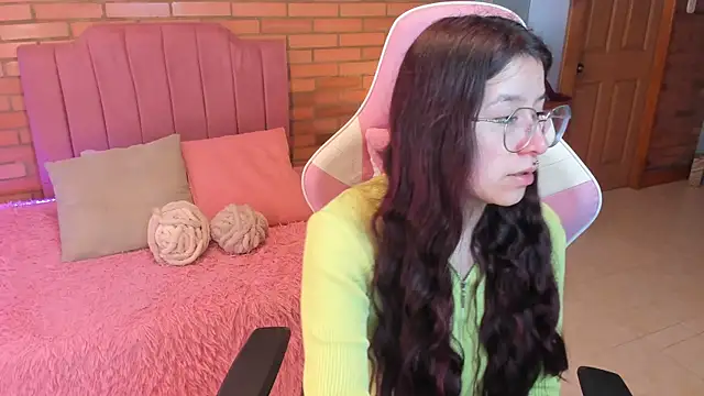 Snapshot of Amy_joones chatting on July 28, 12:48 pm Amy joones online show from July 28, 12:48 pm