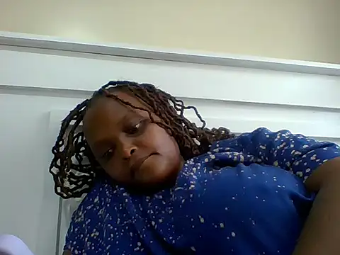 Snapshot of Sexxy-Shie chatting on February 1, 11:10 am Sexxy-Shie online show from February 1, 11:10 am