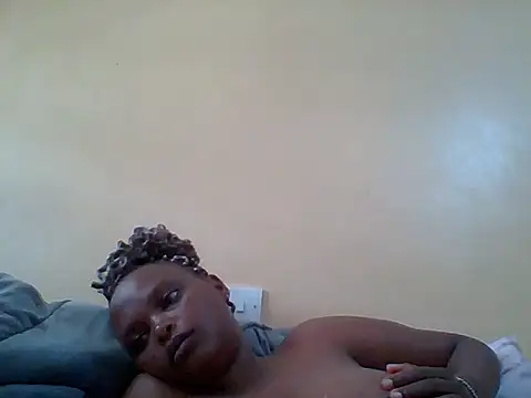 Snapshot of Sexxy-Shie chatting on February 13, 9:20 am Sexxy-Shie online show from February 13, 9:20 am