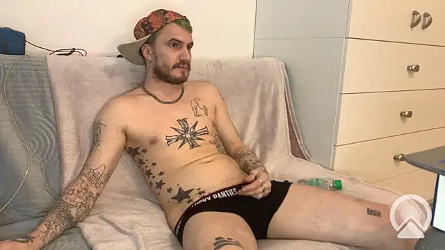 Snapshot of CrazyBeb_Jokeer chatting on February 12, 10:24 am CrazyBeb Jokeer online show from February 12, 10:24 am