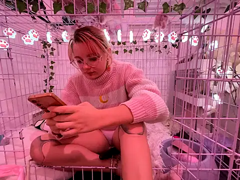 LaskaLeRoomba online show from September 28, 5:18 pm