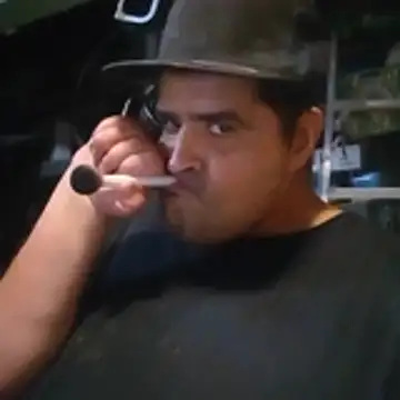 Snapshot of Miguel16i chatting on May 12, 5:26 am Miguel16i online show from May 12, 5:26 am