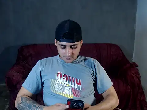 Snapshot of xxxxhotxoxo chatting on April 6, 4:10 am xxxxhotxoxo online show from April 6, 4:10 am