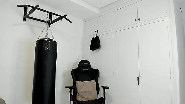 dan01  online show from October 17, 12:19 pm