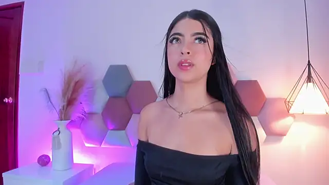 SiennaVidaal online show from December 4, 6:17 pm