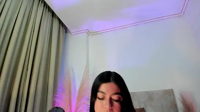 SiennaVidaal online show from March 4, 6:29 pm