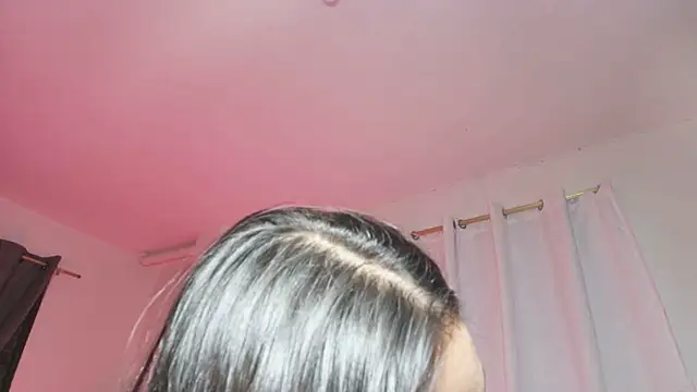 Snapshot of emy_colee chatting on May 22, 5:25 am emy colee online show from May 22, 5:25 am