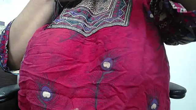 Snapshot of kalpanaaishaa chatting on February 27, 11:43 am kalpanaaishaa online show from February 27, 11:43 am