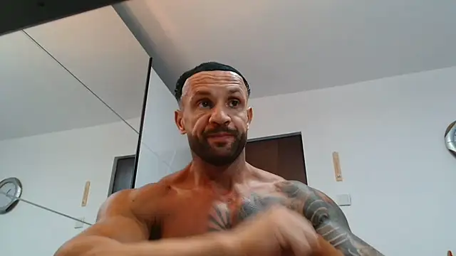 Magnificmuscles89 online show from July 6, 7:49 pm