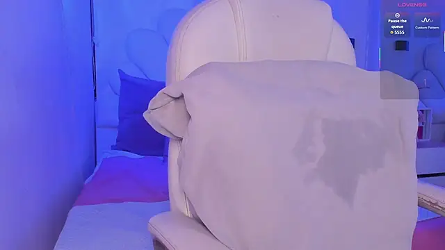 kitty roouse online show from January 11, 6:51 am