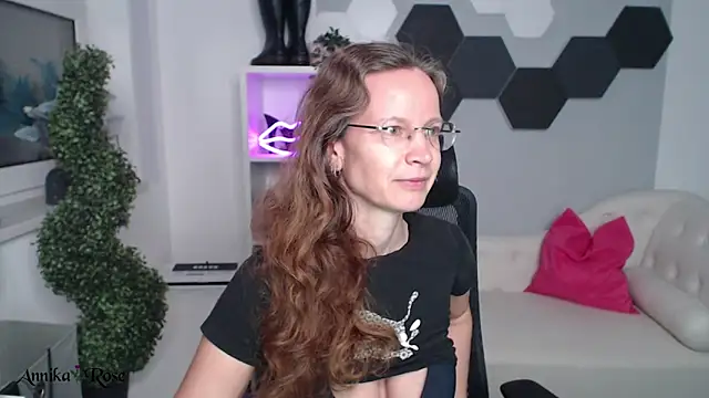 AnnikaRose online show from March 16, 12:00 pm