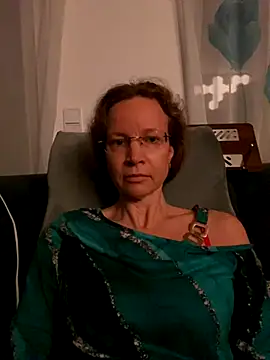 AnnikaRose online show from November 12, 6:47 am