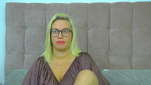 MariaNeumann online show from March 12, 6:30 am