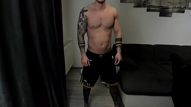 Snapshot of Richarddarell1 chatting on December 2, 6:08 am Richarddarell1 online show from December 2, 6:08 am