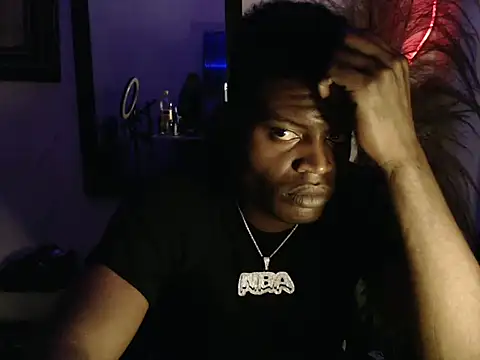 elnigga21 online show from April 10, 8:24 pm