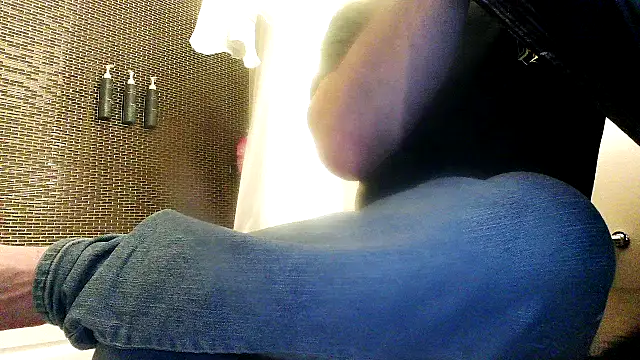 Snapshot of Jacknjimmyjohn chatting on March 16, 9:16 am Jacknjimmyjohn online show from March 16, 9:16 am