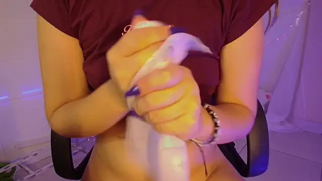 Snapshot of Giia_paiige18 chatting on October 28, 1:09 am Giia paiige18 online show from October 28, 1:09 am