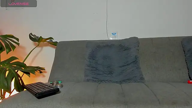 Snapshot of Christopher_Well chatting on February 22, 7:34 am Christopher Well online show from February 22, 7:34 am