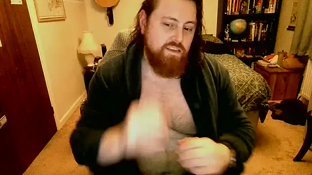 Snapshot of Hairy_Guy30 chatting on February 7, 12:42 am Hairy Guy30 online show from February 7, 12:42 am