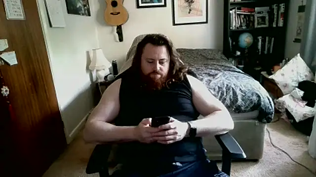 Snapshot of Hairy_Guy30 chatting on May 17, 6:37 pm Hairy Guy30 online show from May 17, 6:37 pm