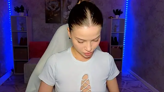 Snapshot of EmmyMills chatting on May 24, 9:42 pm EmmyMills online show from May 24, 9:42 pm