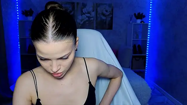 Snapshot of EmmyMills chatting on May 31, 7:26 pm EmmyMills online show from May 31, 7:26 pm