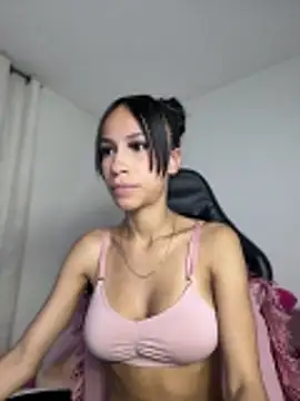 Snapshot of Miaa_love6969 chatting on June 19, 12:37 am Miaa love6969 online show from June 19, 12:37 am