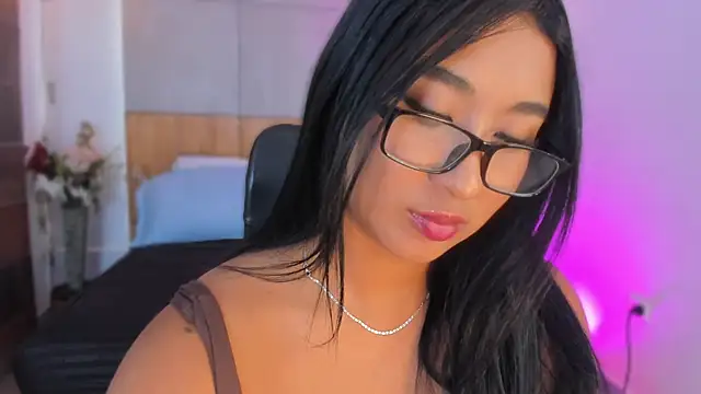 Snapshot of BellaHarllow chatting on May 7, 7:41 pm BellaHarllow online show from May 7, 7:41 pm