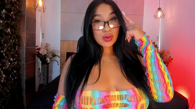 Snapshot of BellaHarllow chatting on July 9, 8:24 pm BellaHarllow online show from July 9, 8:24 pm