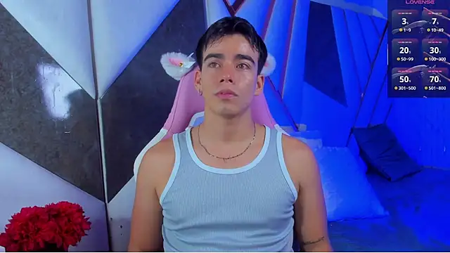 Snapshot of its_liam18 chatting on June 2, 11:51 pm its liam18 online show from June 2, 11:51 pm