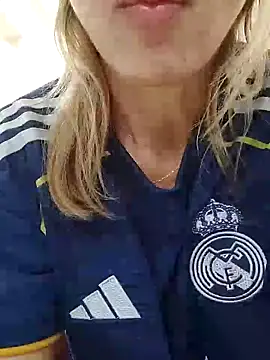 Snapshot of melissa_35_ chatting on October 6, 1:19 pm melissa 35 online show from October 6, 1:19 pm