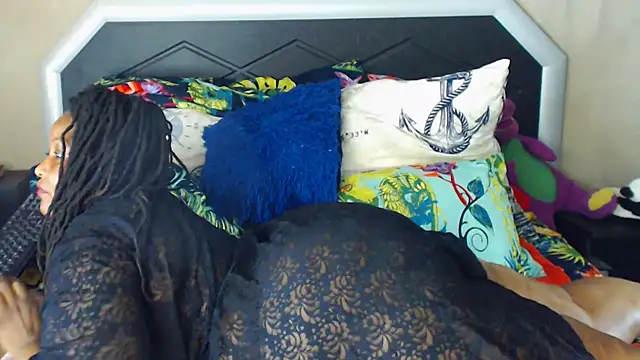 Snapshot of Bulkyyass chatting on October 26, 12:27 am Bulkyyass online show from October 26, 12:27 am