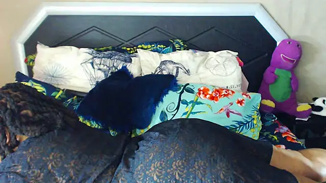 Snapshot of Bulkyyass chatting on December 16, 10:42 am Bulkyyass online show from December 16, 10:42 am