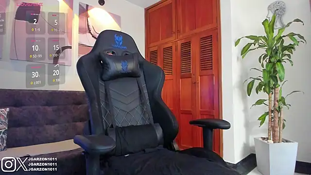 Snapshot of _joansoto chatting on September 9, 2:05 pm  joansoto online show from September 9, 2:05 pm