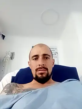 Snapshot of fire_menxxx001 chatting on December 19, 12:02 am fire menxxx001 online show from December 19, 12:02 am