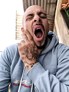 Snapshot of fire_menxxx001 chatting on January 10, 3:58 pm fire menxxx001 online show from January 10, 3:58 pm