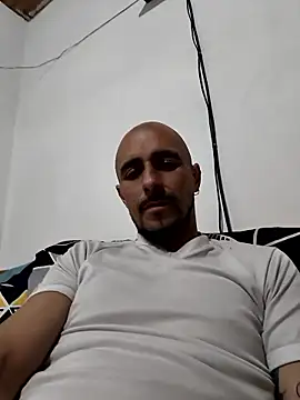 Snapshot of fire_menxxx001 chatting on January 14, 5:57 am fire menxxx001 online show from January 14, 5:57 am