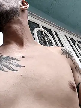 Snapshot of fire_menxxx001 chatting on February 13, 5:09 pm fire menxxx001 online show from February 13, 5:09 pm