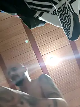 Snapshot of fire_menxxx001 chatting on February 19, 9:44 pm fire menxxx001 online show from February 19, 9:44 pm