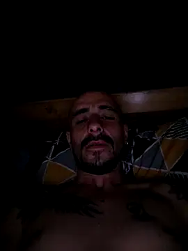 Snapshot of fire_menxxx001 chatting on February 24, 7:28 am fire menxxx001 online show from February 24, 7:28 am