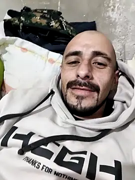 Snapshot of fire_menxxx001 chatting on February 25, 8:35 am fire menxxx001 online show from February 25, 8:35 am