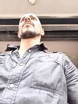 Snapshot of fire_menxxx001 chatting on March 4, 5:41 pm fire menxxx001 online show from March 4, 5:41 pm