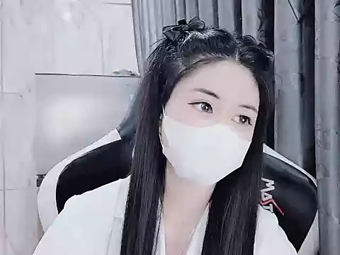 Snapshot of _Lygn__ chatting on January 13, 8:37 am Lygn online show from January 13, 8:37 am