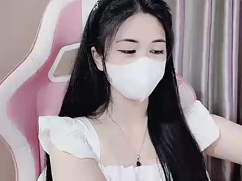 Snapshot of _Lygn__ chatting on February 2, 5:04 pm Lygn online show from February 2, 5:04 pm