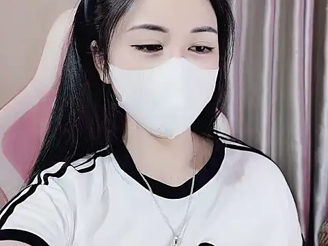 Snapshot of _Lygn__ chatting on February 4, 9:10 pm Lygn online show from February 4, 9:10 pm