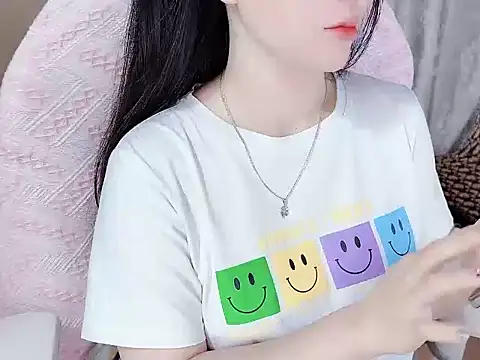 Snapshot of _Lygn__ chatting on October 12, 10:31 pm Lygn online show from October 12, 10:31 pm